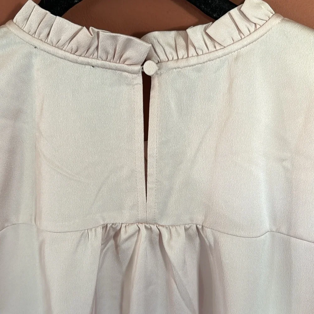 😊NWT J.CREW Tulip-sleeve ruffleneck top blouse Dune Pink Beige Shell size…
